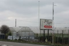 Le magasin et les serres de culture